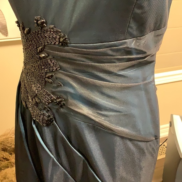 Gorgeous dress - Picture 15 of 15